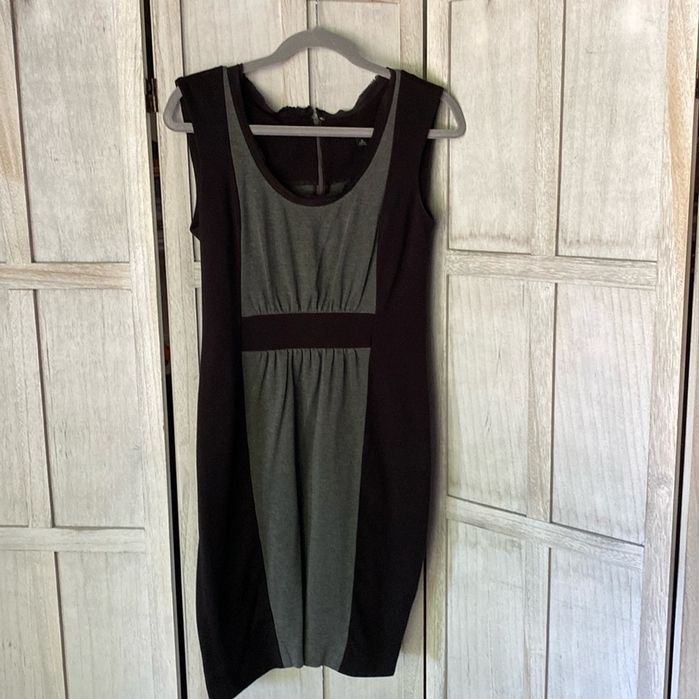 Banana Republic Gray & Black fitted dress